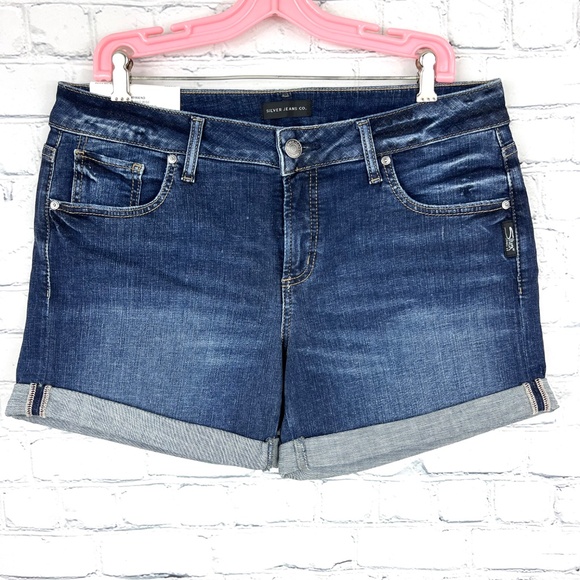 NWT🤩|•SILVER JEANS•| 'Boyfriend Short' Mid Rise Cuffed Stretch Jean Short Sz 30 - Picture 4 of 11